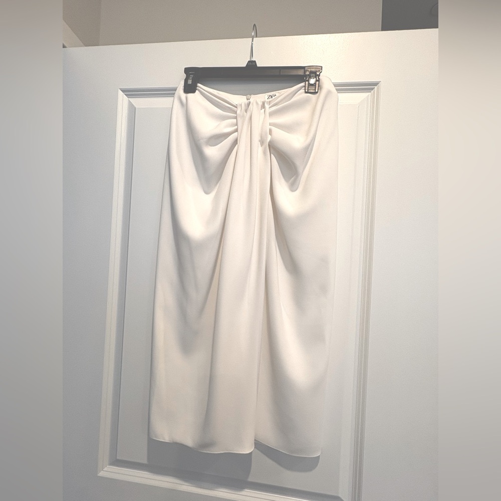 Zara white front detail skirt size small